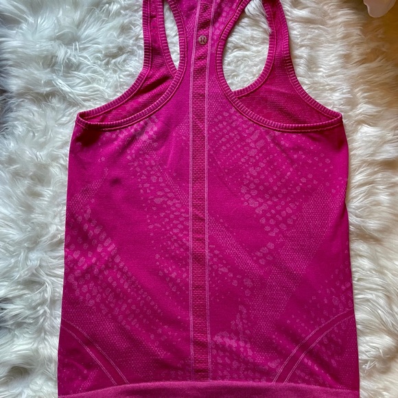 Lululemon 8 Run Swiftly Tech Racerback Tank Pink - Picture 5 of 10